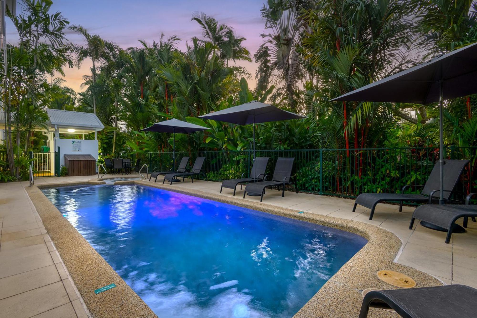 Port Douglas Apartments - Adults Only Oasis 외부 사진
